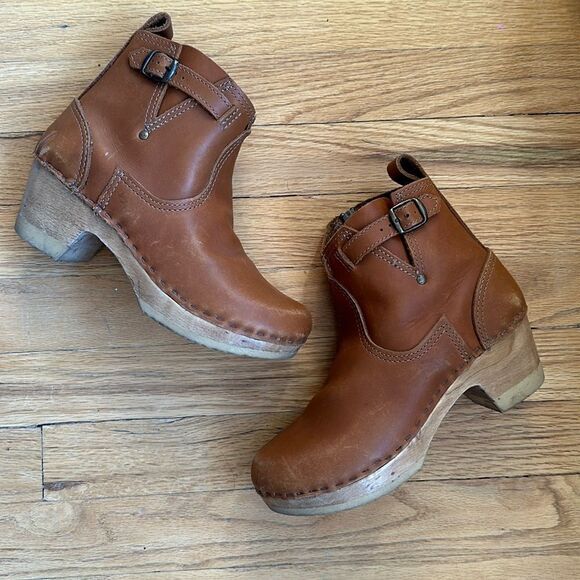 No. 6 EU 37 US 6.5 5" Leather Clog Buckle Boot on Mid Heel in Honey great cond - Picture 2 of 9